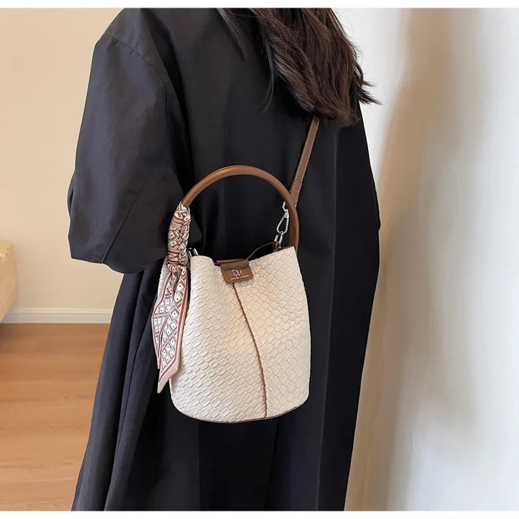 Women's Woven Bucket Bags Crossbody Purse, Elegant Tote for Travel & Formal Events, Durable Wipe-Clean Luxury Handbag