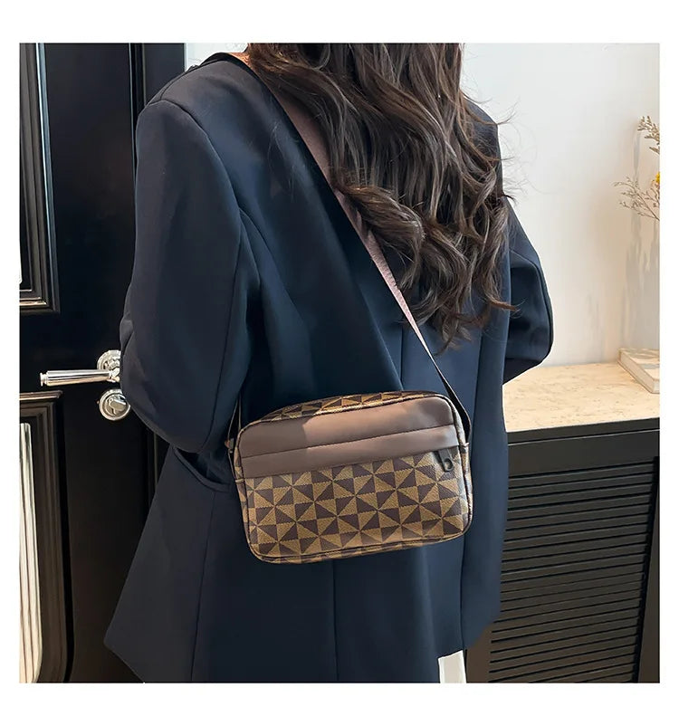 Women Stylish Crossbody Bag, Modern Geometric Pattern, Black Brown Versatile Design, Daily Commute, Casual Outings Messenger Bag