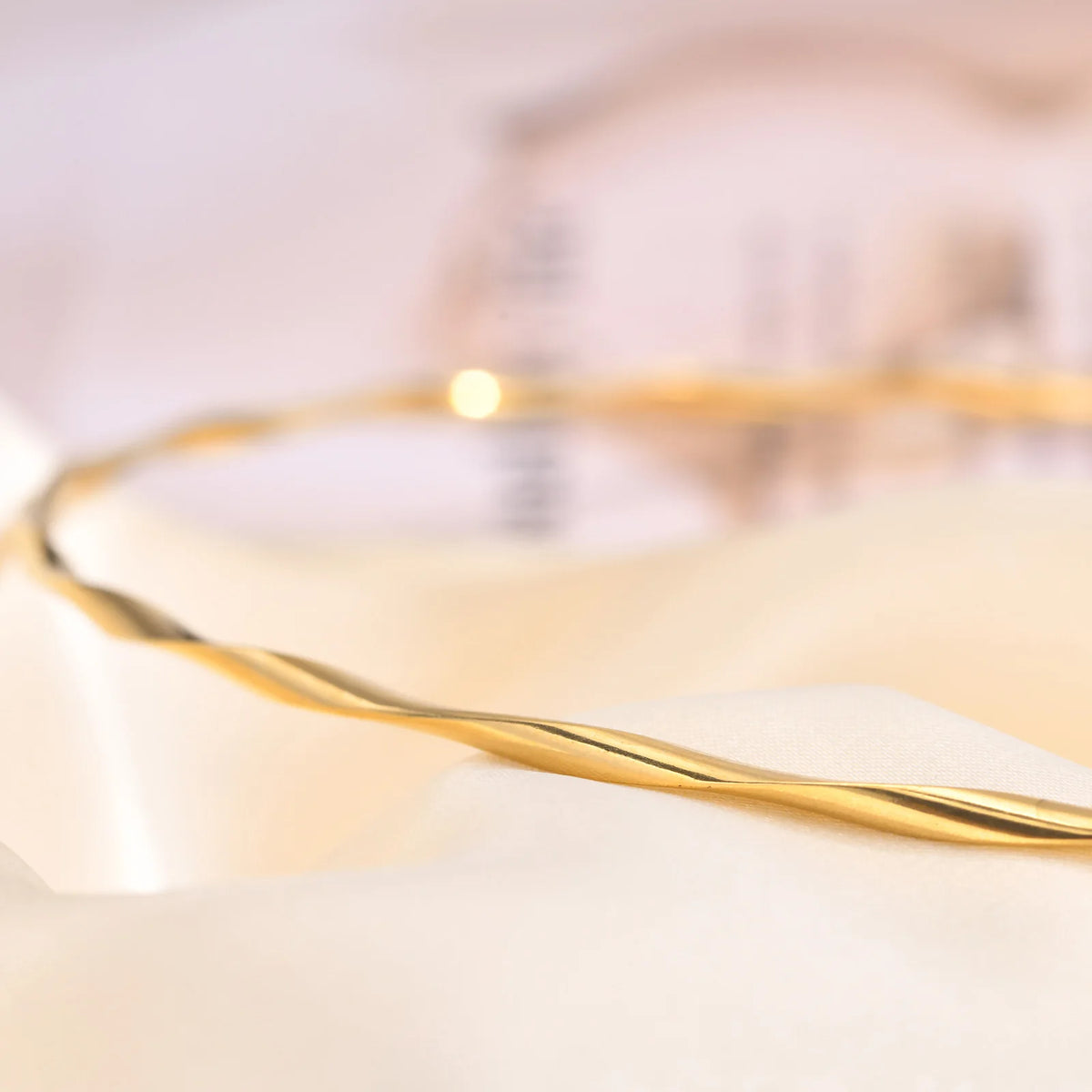 Minimalist Torques Necklace for Women,Reszie Twist Cuffs Neck Jewelry, Stainless Steel Gold Plated Choker Female Anti-allergic