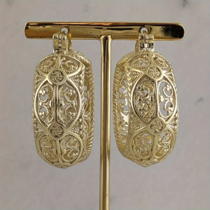 Stylish Elegant Hoop Earrings - Handcrafted Vintage Style Intricate Floral Design, Perfect for Casual Attire Gifting