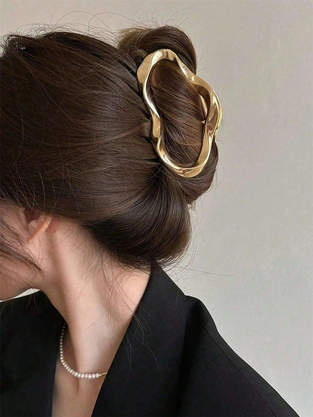 1/2Pcs Fashionable Minimalist Hollow Hair Claw Clip, Solid Color Elegant Hair Accessory Suitable For Women's Daily Wear