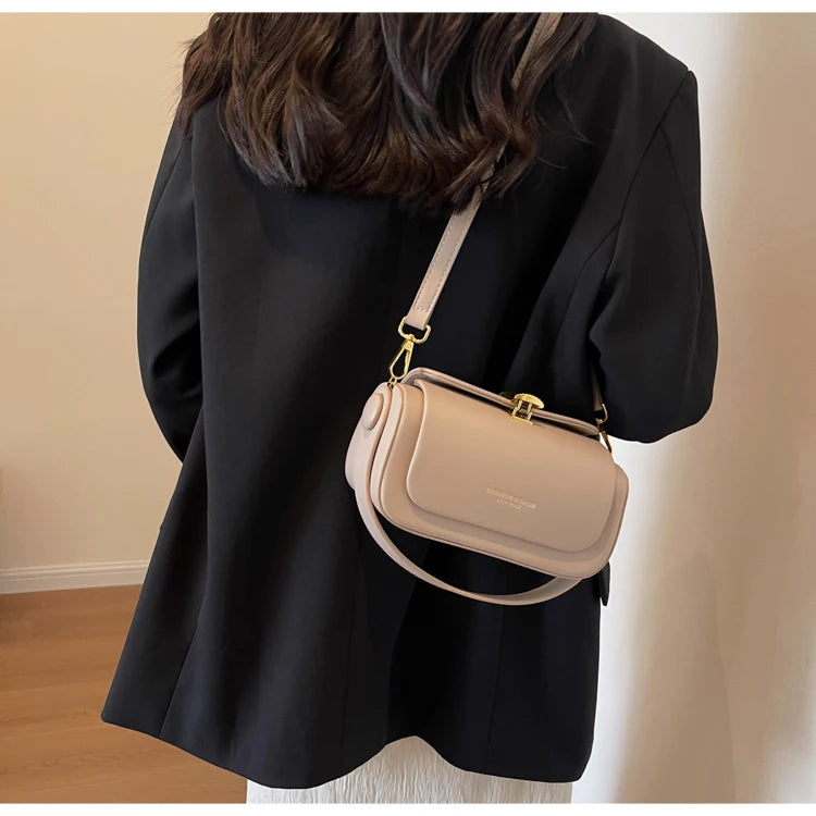 Classic Black Shoulder Bag Women's Versatile Retro Crossbody Square Bags 2025 New Large Capacity Textured Leather Flap Handbags