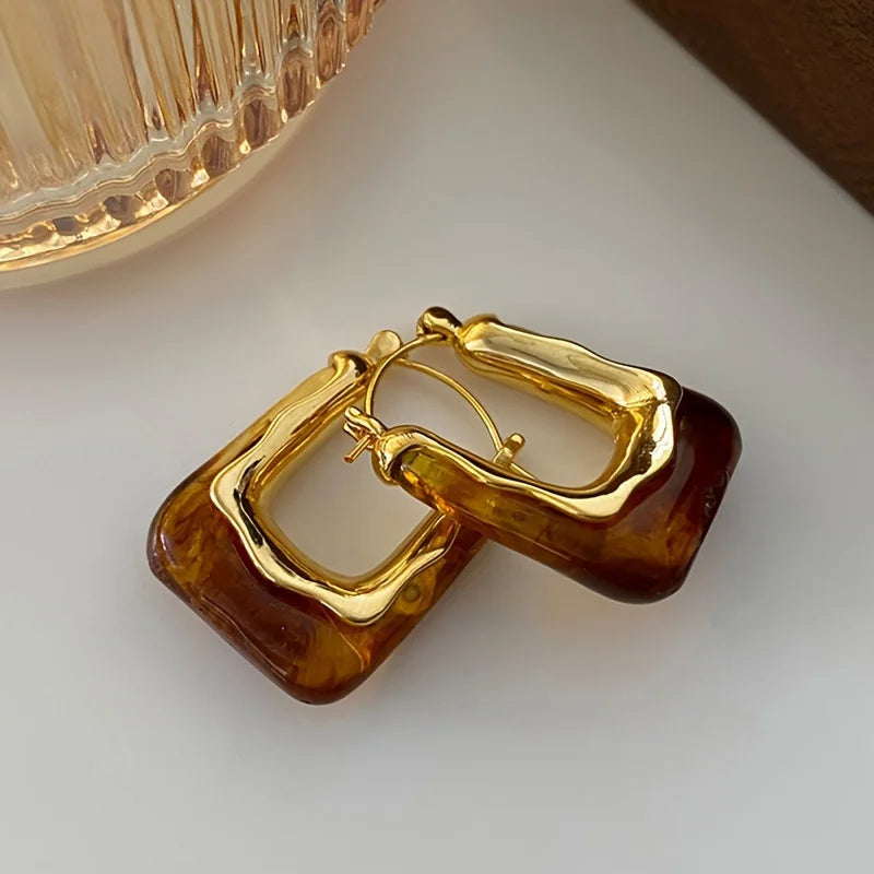 Elegant Vintage U-Shaped Hoop Earrings for Women Golden-Tone Finish & Resin Inlay Stylish Earring Party Jewelry Gifts