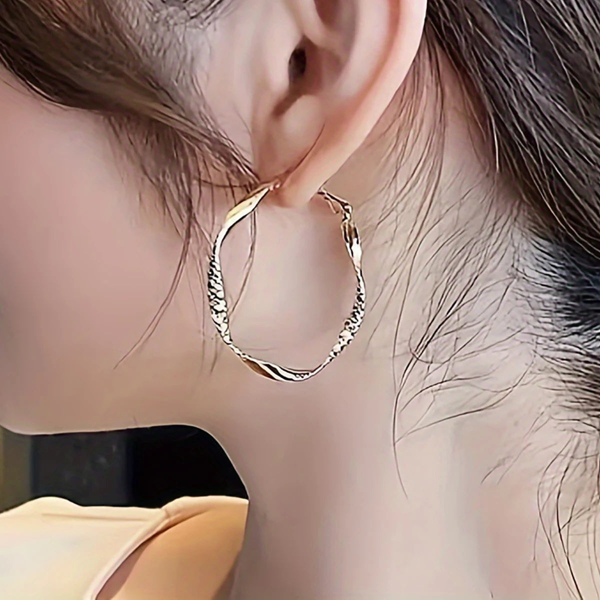 Elegant Geometry Big Round Hoop Earrings Fashion Aesthetics Liquid Metal Round Earrings Women's Charm Party Wedding Jewelry Gift