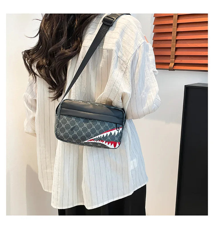 Women Stylish Crossbody Bag, Modern Geometric Pattern, Black Brown Versatile Design, Daily Commute, Casual Outings Messenger Bag