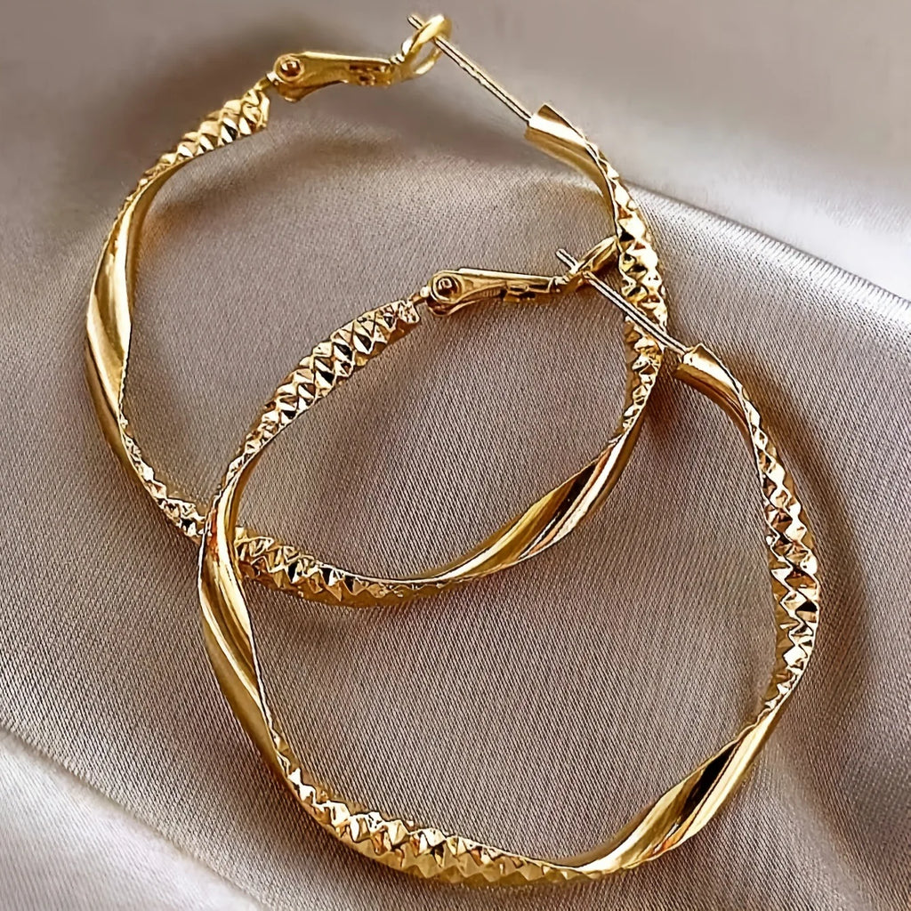 Elegant Geometry Big Round Hoop Earrings Fashion Aesthetics Liquid Metal Round Earrings Women's Charm Party Wedding Jewelry Gift