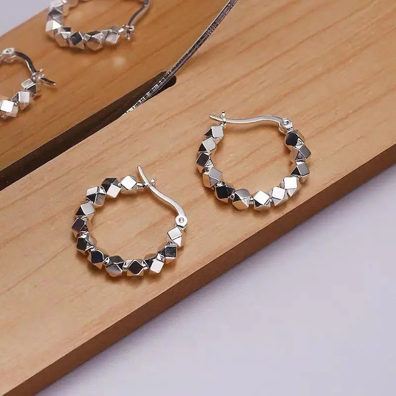 Elegant Women’s 925 Silver Earrings Hoop Style Simple Design for All Occasions