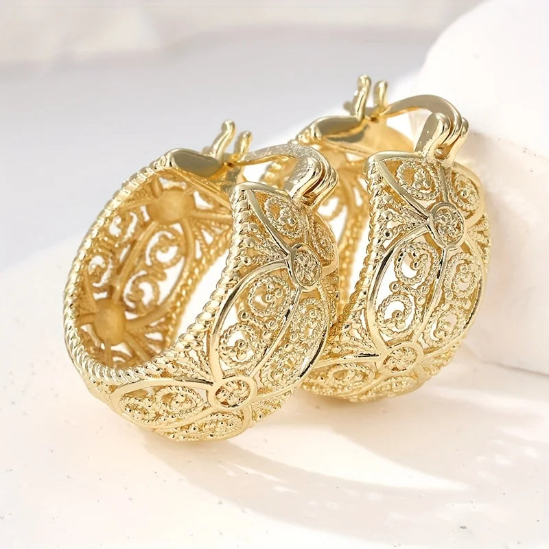 Stylish Elegant Hoop Earrings - Handcrafted Vintage Style Intricate Floral Design, Perfect for Casual Attire Gifting