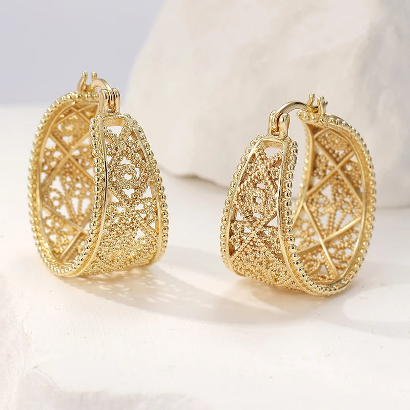 New Design Elegant Hoop Earrings For Women Exquisite Hollow Craved Gold Color Earrings Jewelry For Engagement Party Accessories