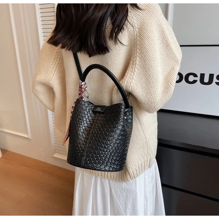 Women's Woven Bucket Bags Crossbody Purse, Elegant Tote for Travel & Formal Events, Durable Wipe-Clean Luxury Handbag
