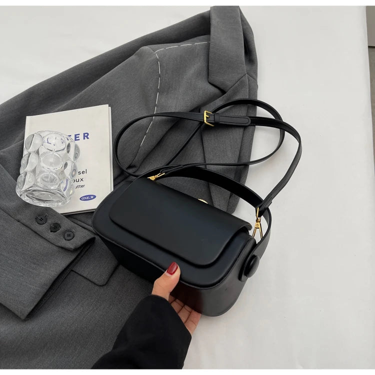 Classic Black Shoulder Bag Women's Versatile Retro Crossbody Square Bags 2025 New Large Capacity Textured Leather Flap Handbags