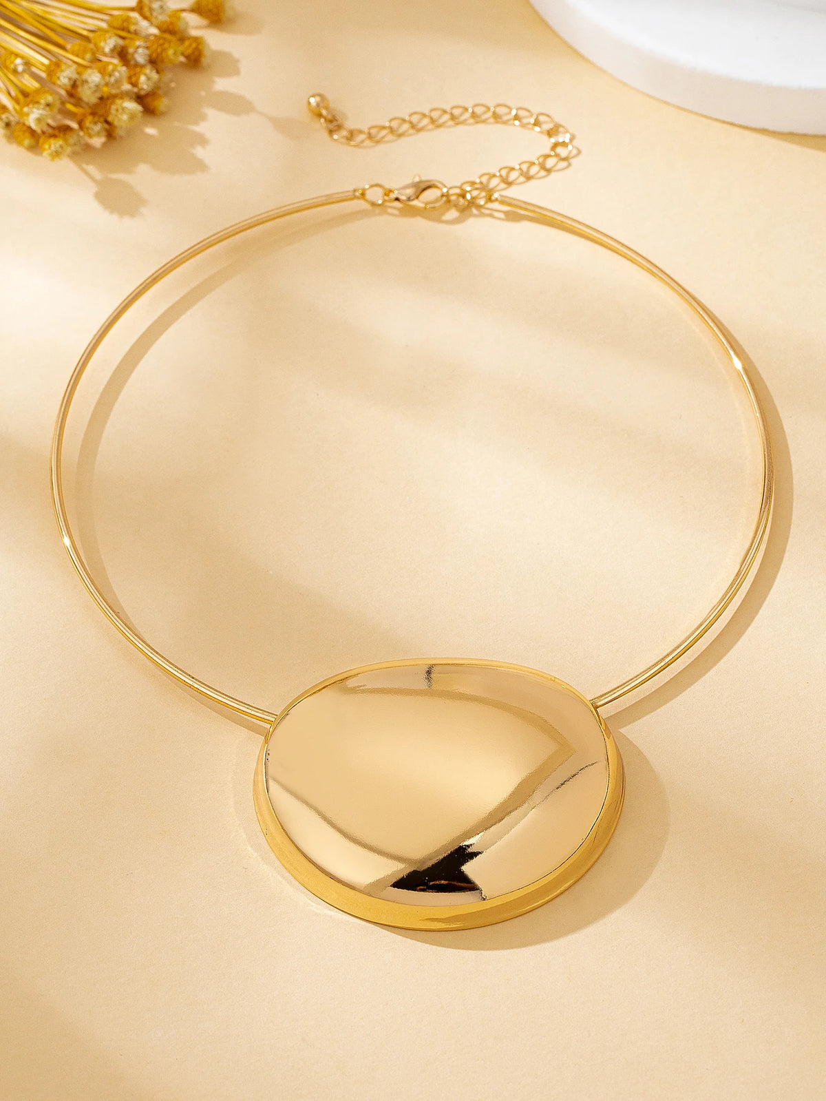 A Bold, Glossy, Geometric, and Stylish Minimalist Necklace Minimalist Metal Choker. Pendant Neck Accessory, Perfect for Gifting