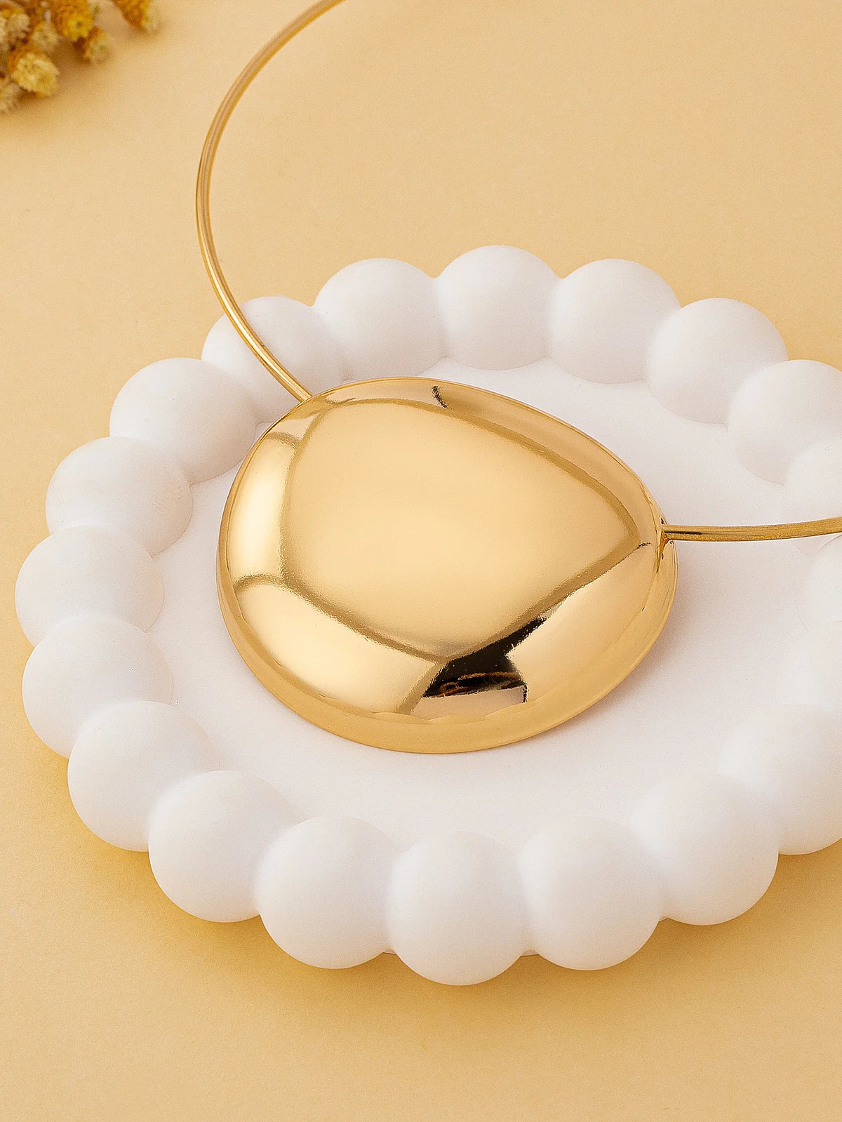 A Bold, Glossy, Geometric, and Stylish Minimalist Necklace Minimalist Metal Choker. Pendant Neck Accessory, Perfect for Gifting