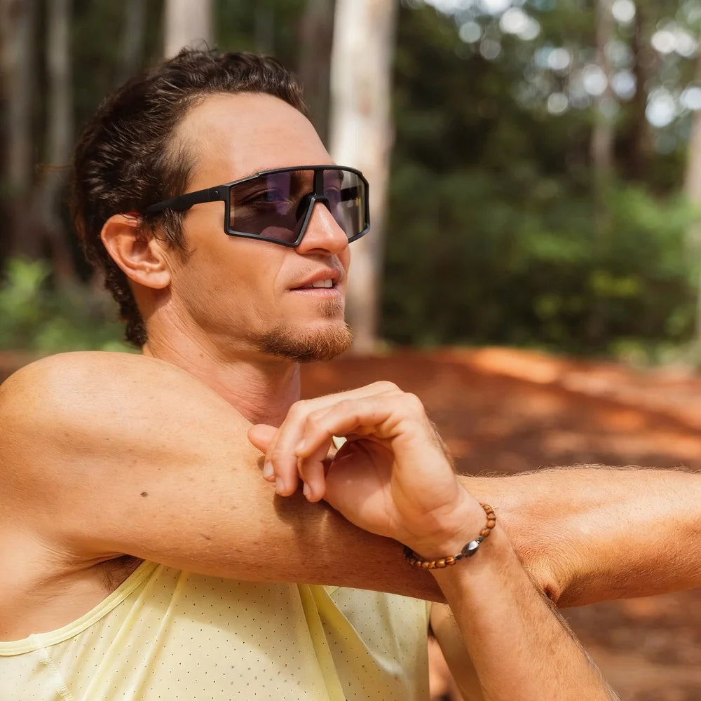 Premium Oversized Photochromic Sports Sunglasses - One-Piece Lens, UV400 Unisex for Cycling, Hiking & Outdoor Adventures