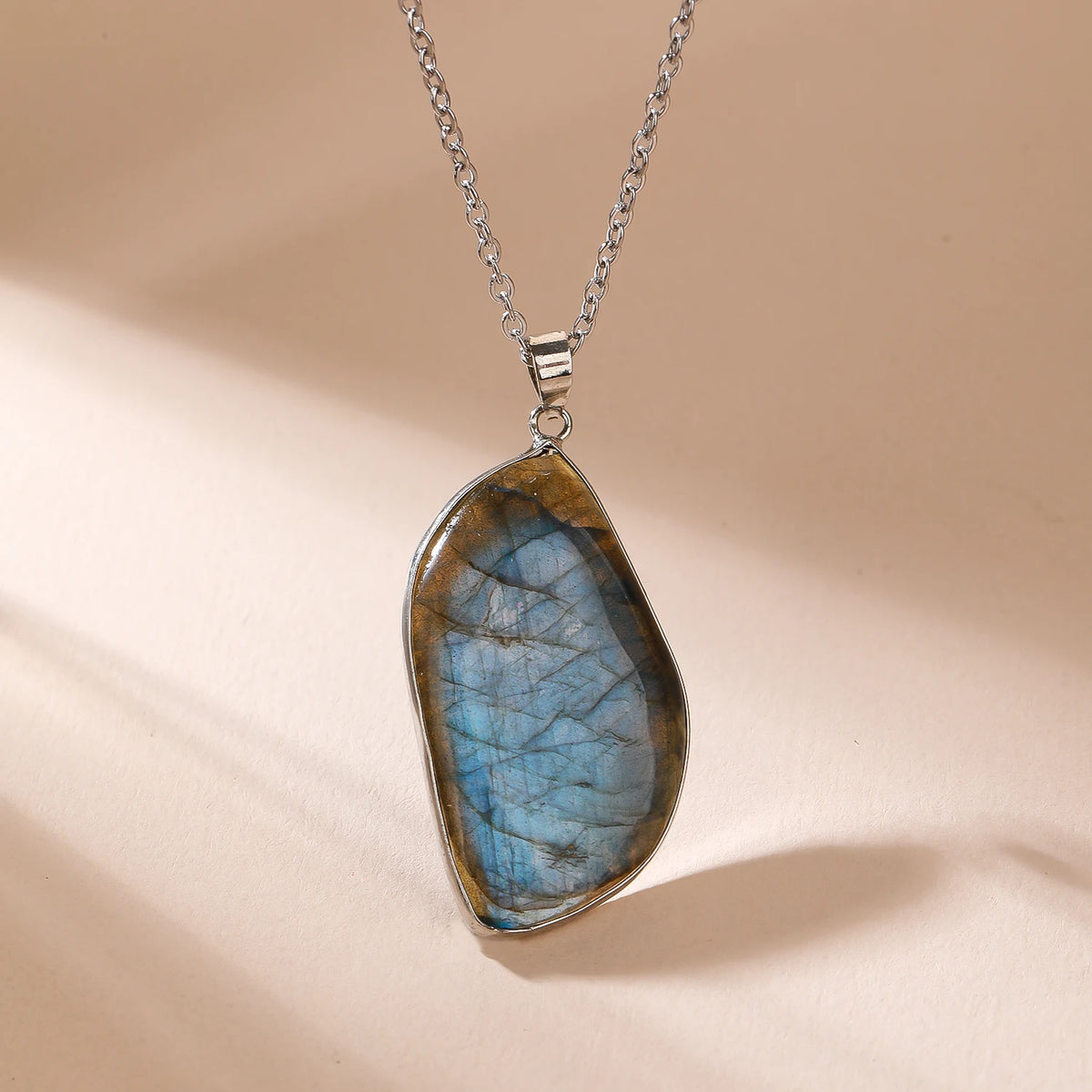 Minimalist Trendy Necklace Natural Gemstone Pendant Irregular Labradorite Necklace Silver-Plated Chain Unisex Gift Necklaces