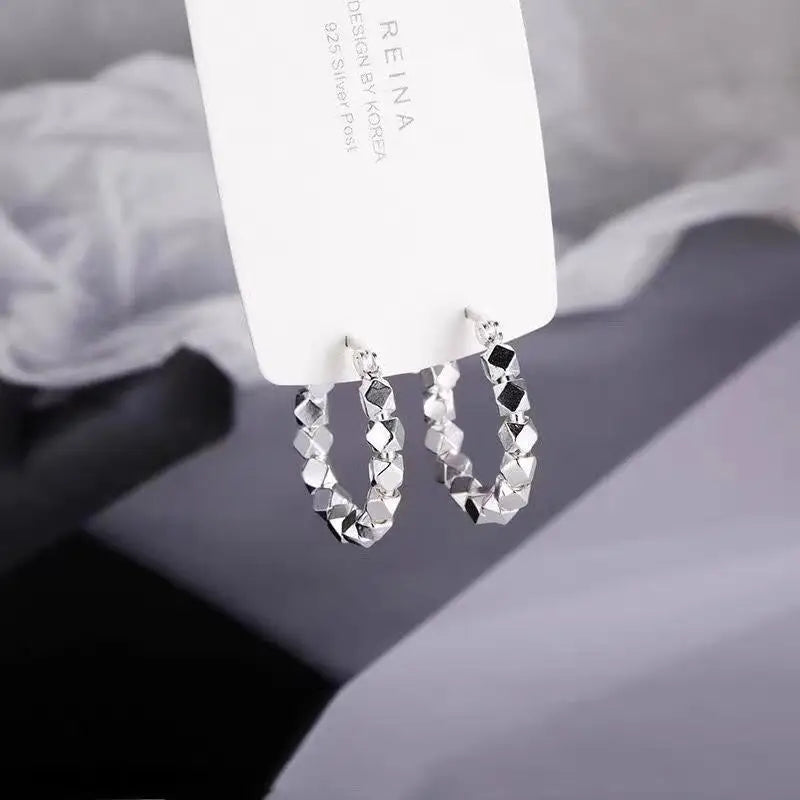 Elegant Women’s 925 Silver Earrings Hoop Style Simple Design for All Occasions