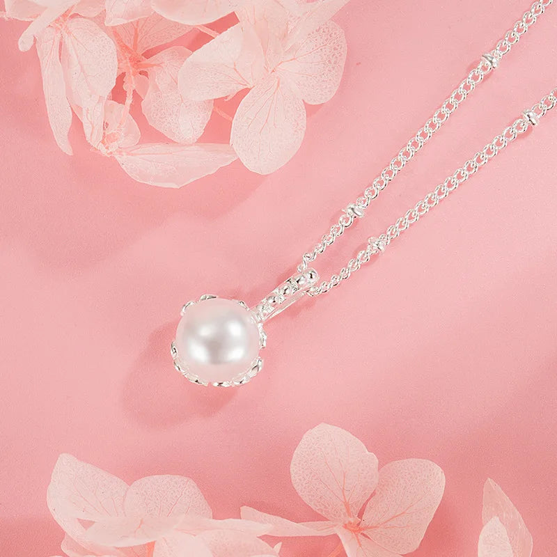 New Elegant Minimalist Pearl Necklace for Women - Unique Trendy Design with Versatile Style and Luxurious Jewelry