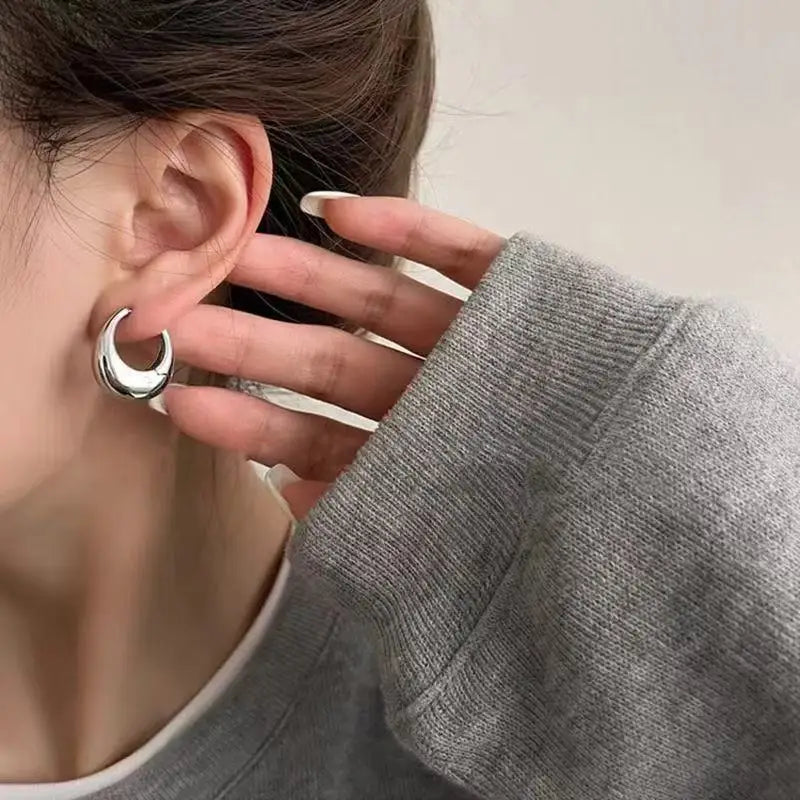 1 pair of geometric hoop earrings – minimalist and elegant, delicate yet versatile, sexy jewelry gift for women.