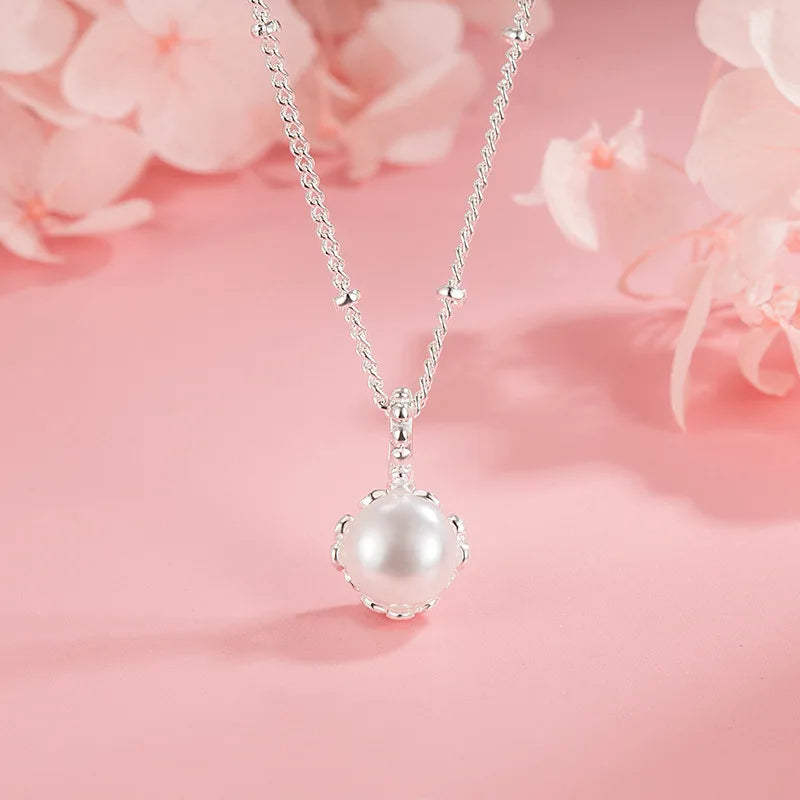 New Elegant Minimalist Pearl Necklace for Women - Unique Trendy Design with Versatile Style and Luxurious Jewelry