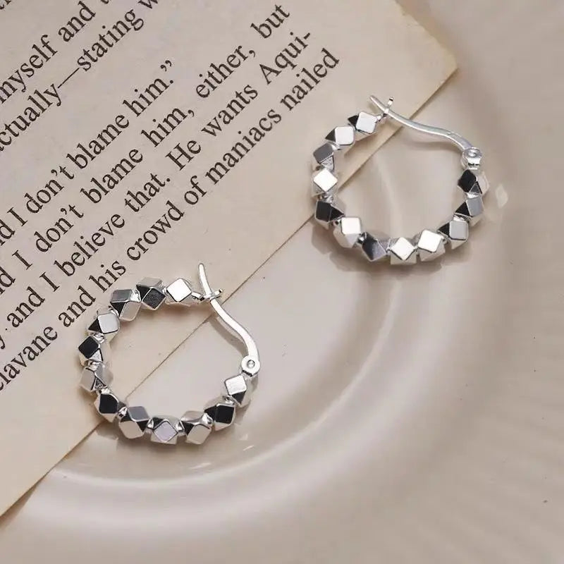 Elegant Women’s 925 Silver Earrings Hoop Style Simple Design for All Occasions