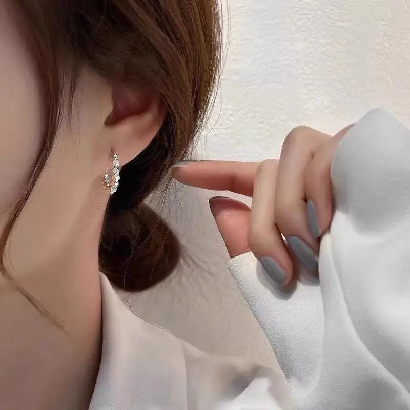 Elegant Women’s 925 Silver Earrings Hoop Style Simple Design for All Occasions