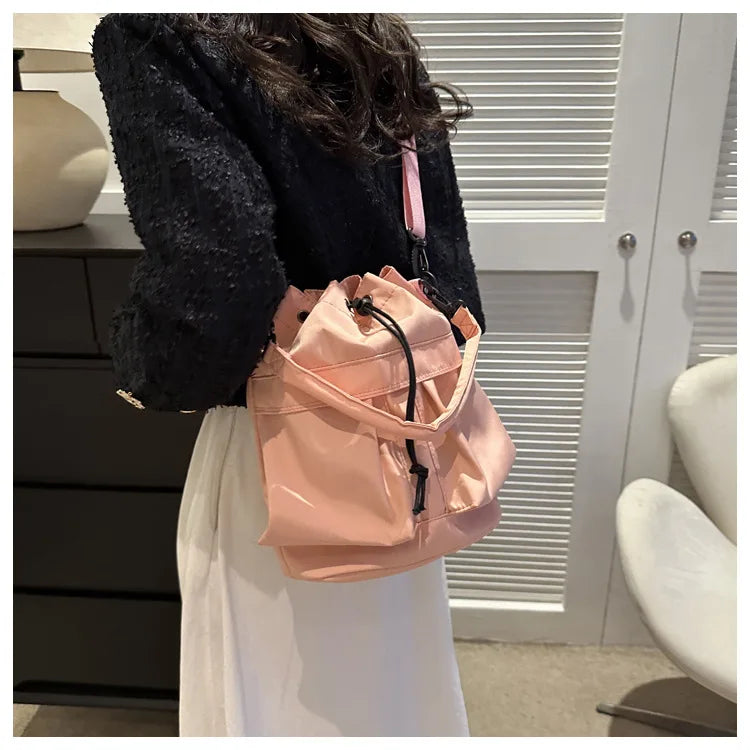 Fashionable Crossbody Bags for Women Shoulder Bag Large Capacity Oxford Women Bucket Bag Purse and Handbags