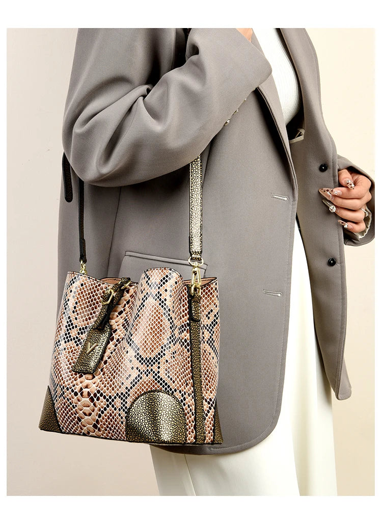 Pu Crossbody Bag High-End Fashionable Versatile Travel Shoulder Bag Large Capacity Daily Commuting Bag