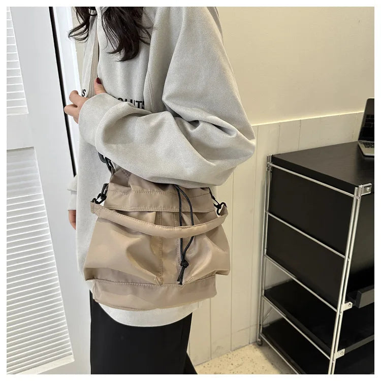 Fashionable Crossbody Bags for Women Shoulder Bag Large Capacity Oxford Women Bucket Bag Purse and Handbags