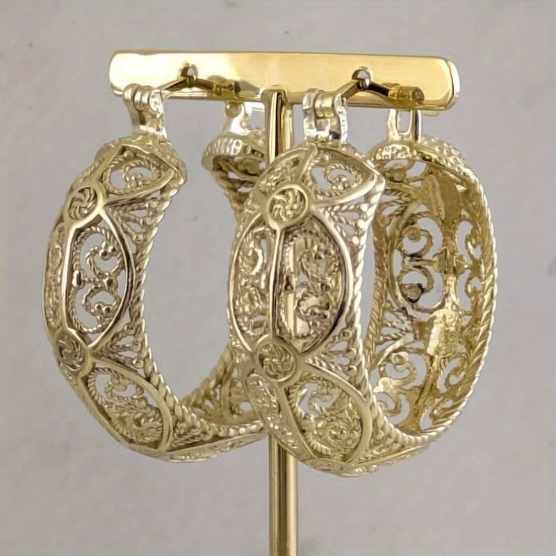 Stylish Elegant Hoop Earrings - Handcrafted Vintage Style Intricate Floral Design, Perfect for Casual Attire Gifting