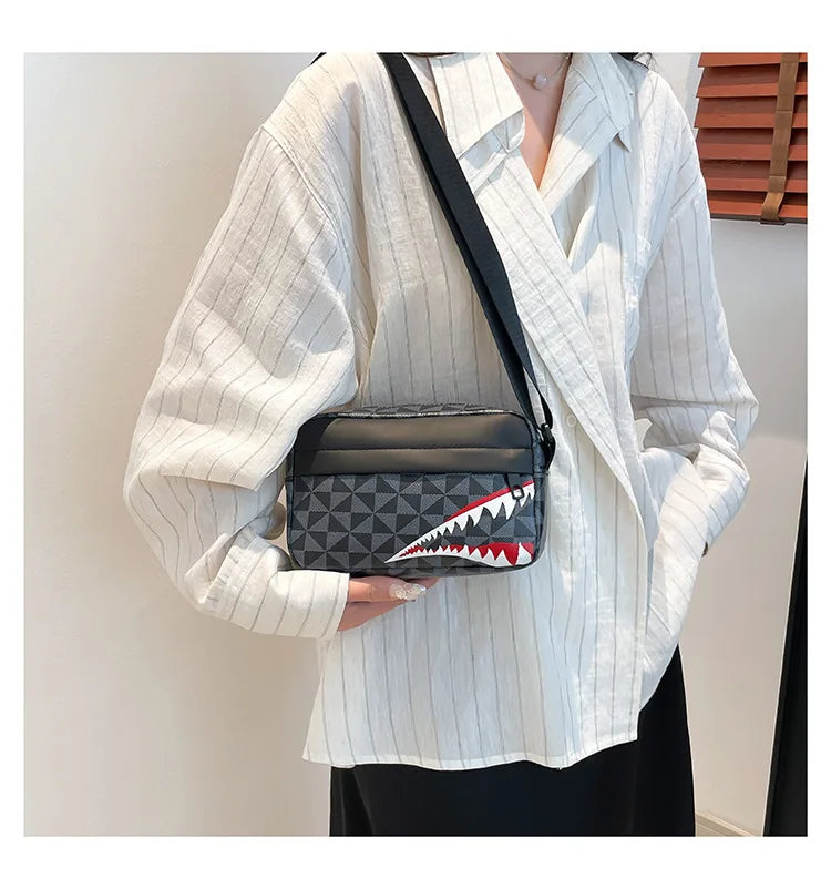 Women Stylish Crossbody Bag, Modern Geometric Pattern, Black Brown Versatile Design, Daily Commute, Casual Outings Messenger Bag