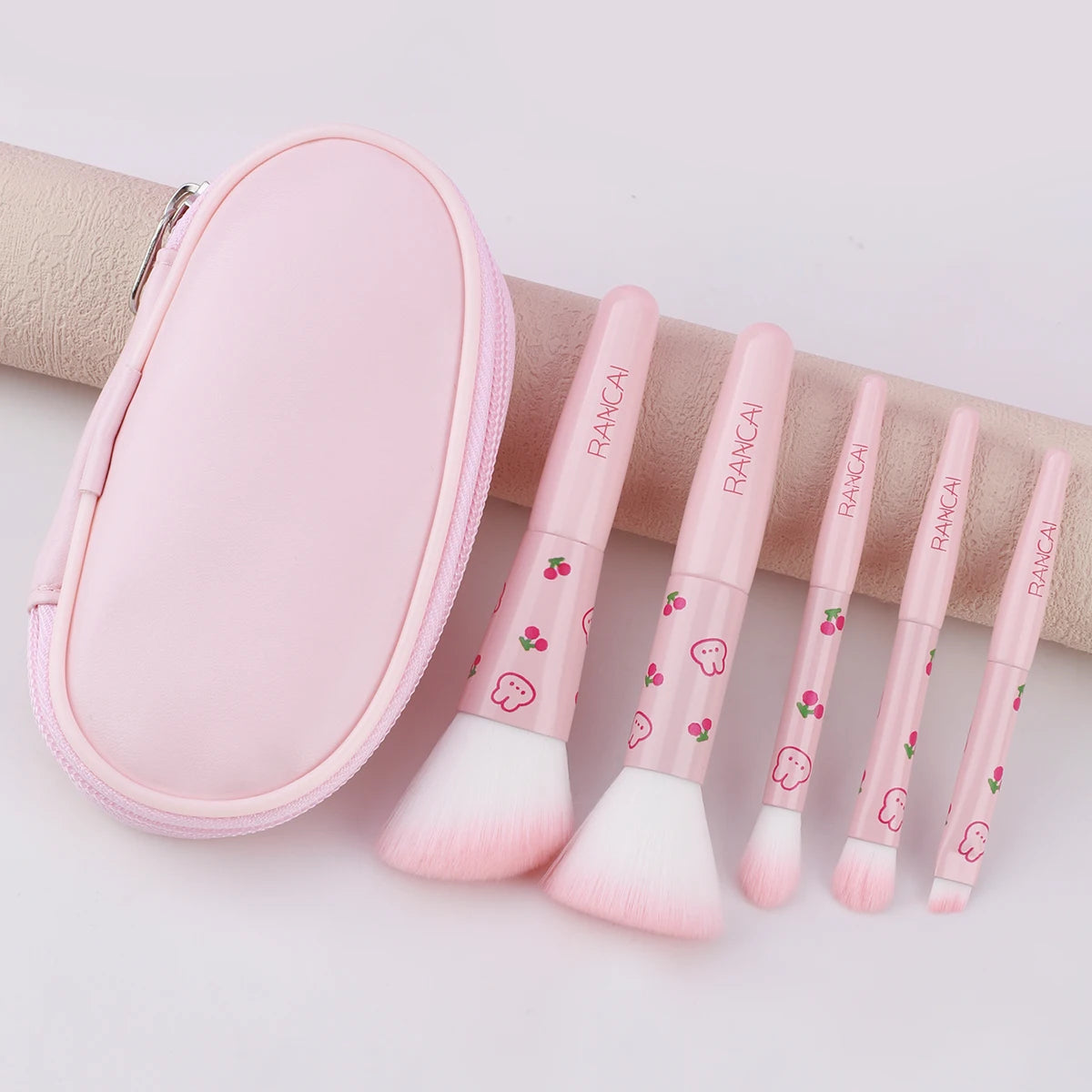 5Pcs Cute Compact Makeup Brush Set With Case Premium Brush for Flawless Foundation, Blush, Eyeshadow Application Beauty Tools