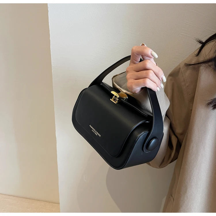 Classic Black Shoulder Bag Women's Versatile Retro Crossbody Square Bags 2025 New Large Capacity Textured Leather Flap Handbags