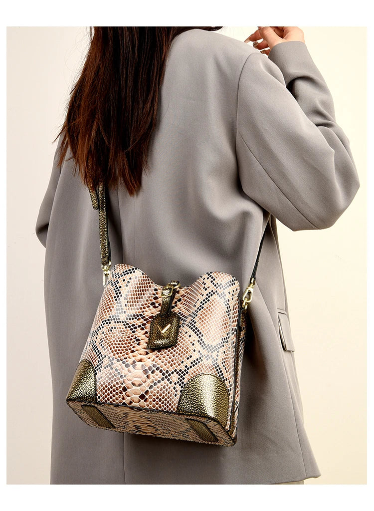 Pu Crossbody Bag High-End Fashionable Versatile Travel Shoulder Bag Large Capacity Daily Commuting Bag