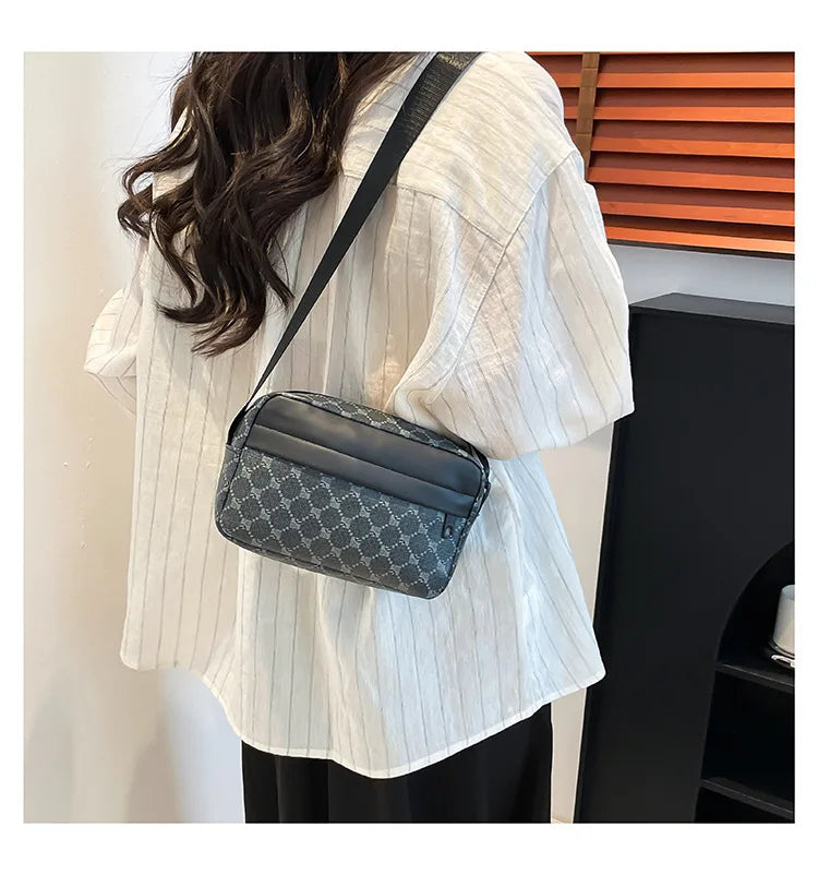 Women Stylish Crossbody Bag, Modern Geometric Pattern, Black Brown Versatile Design, Daily Commute, Casual Outings Messenger Bag