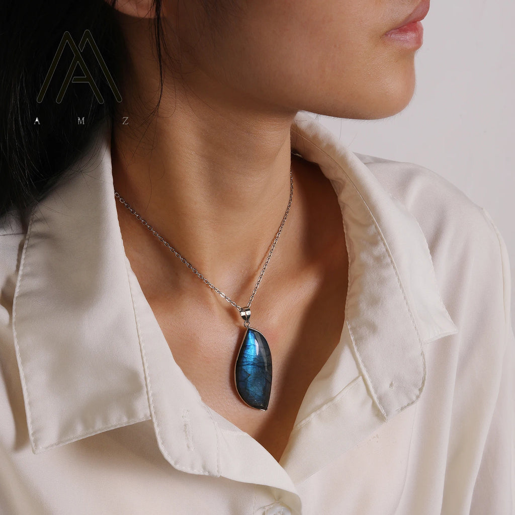 Minimalist Trendy Necklace Natural Gemstone Pendant Irregular Labradorite Necklace Silver-Plated Chain Unisex Gift Necklaces