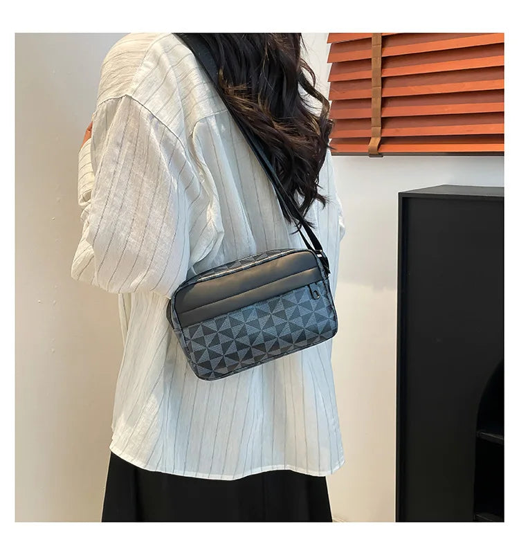 Women Stylish Crossbody Bag, Modern Geometric Pattern, Black Brown Versatile Design, Daily Commute, Casual Outings Messenger Bag