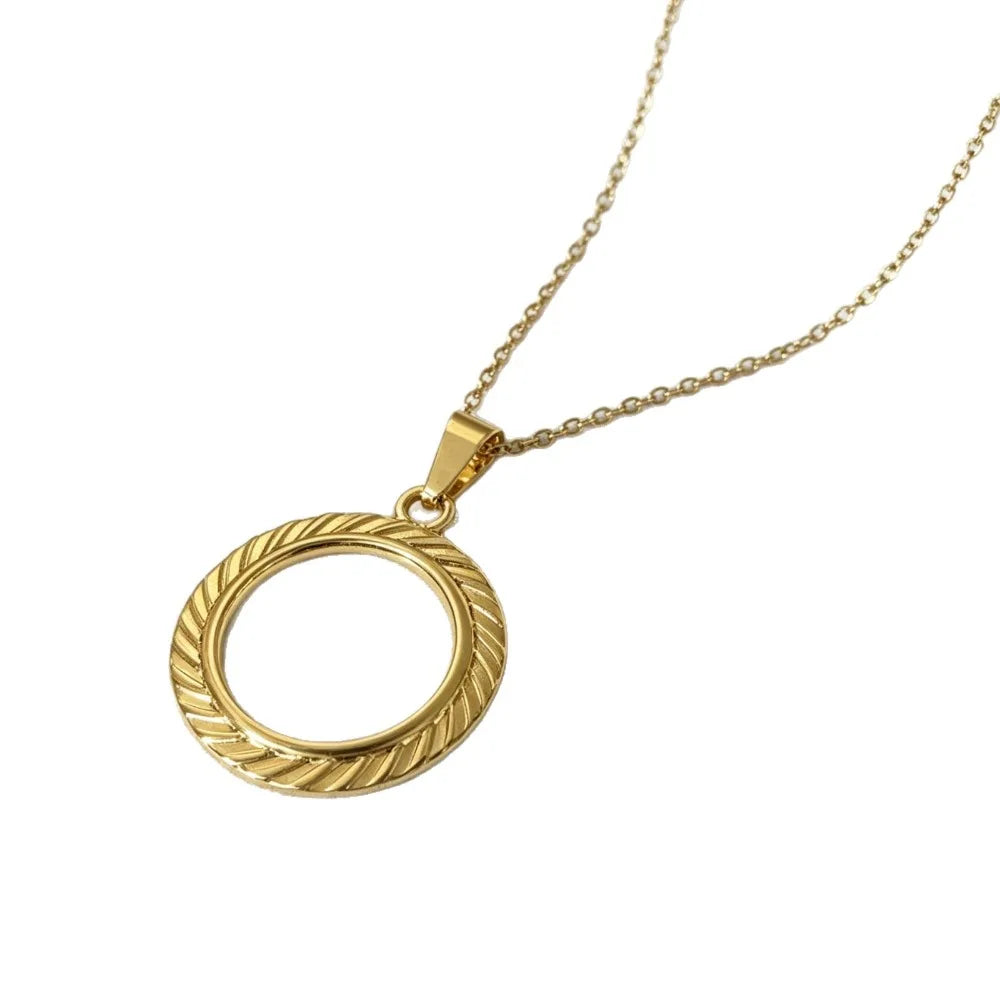 Minimalist Gold Tone Stainless Steel Geometric Twisted Texture Hollow Circle Pendant Necklace for Women Jewelry Does Not Fade