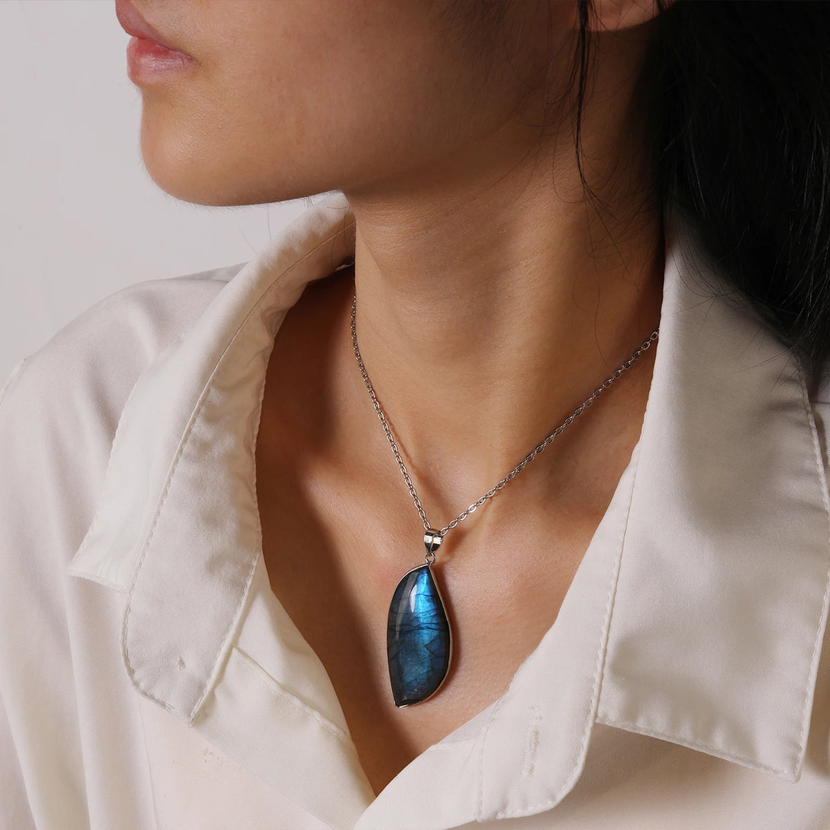 Minimalist Trendy Necklace Natural Gemstone Pendant Irregular Labradorite Necklace Silver-Plated Chain Unisex Gift Necklaces