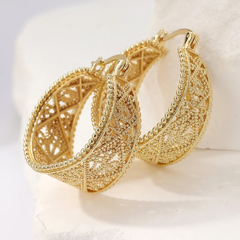 New Design Elegant Hoop Earrings For Women Exquisite Hollow Craved Gold Color Earrings Jewelry For Engagement Party Accessories